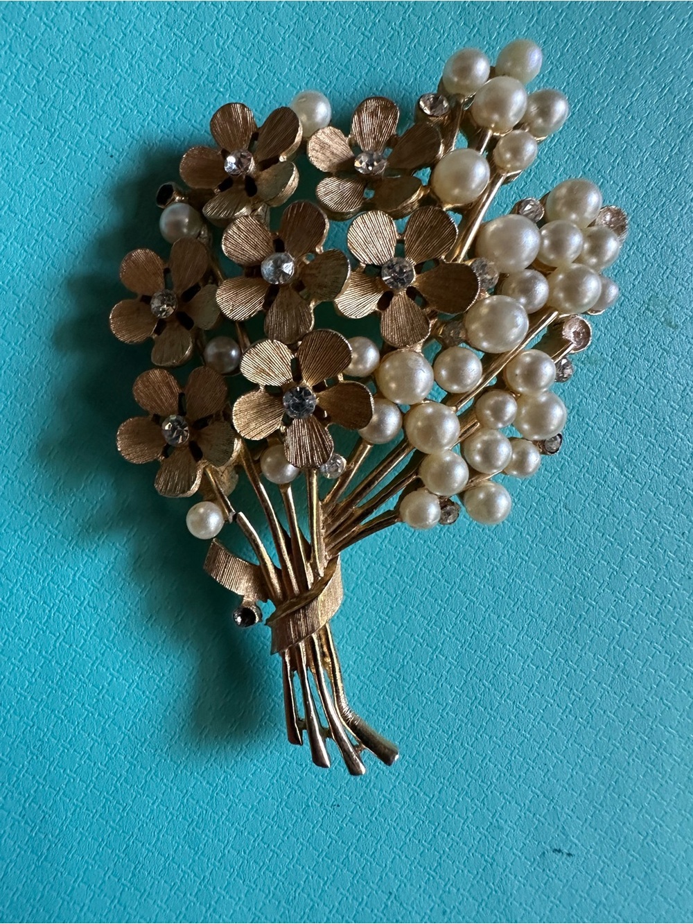 VINTAGE CROWN TRIFARI RHINESTONE FAUX PEARL FLOWER BUNCH BRIDE BOUQUET 3" BROOCH